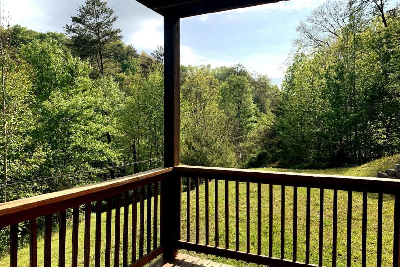 Smoky Mtn Hideaway - Cabin W/ Hot Tub & Pool Table Villa Sevierville Exterior foto